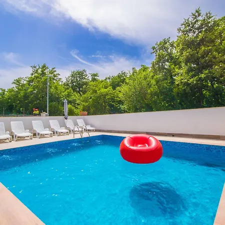 Semesterbostad Ripenda, A Private Istrian Haven With A Pool