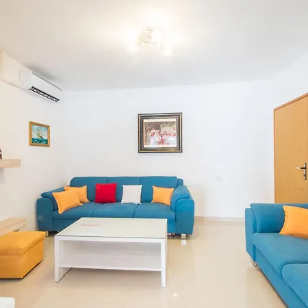 Semesterbostad Ripenda, A Private Istrian Haven With A Pool Strmac