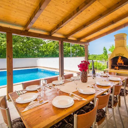 Semesterbostad Ripenda, A Private Istrian Haven With A Pool *